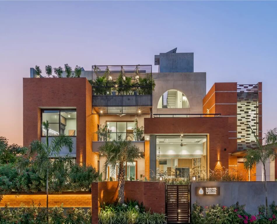 Villa in Gujarat This vacation home in Himmatnagar camouflages into the landscape